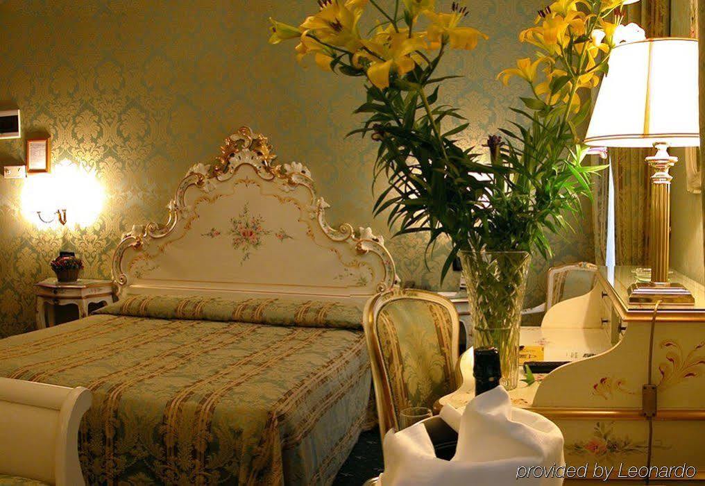 Hotel Gorizia A La Valigia Венеция Стая снимка